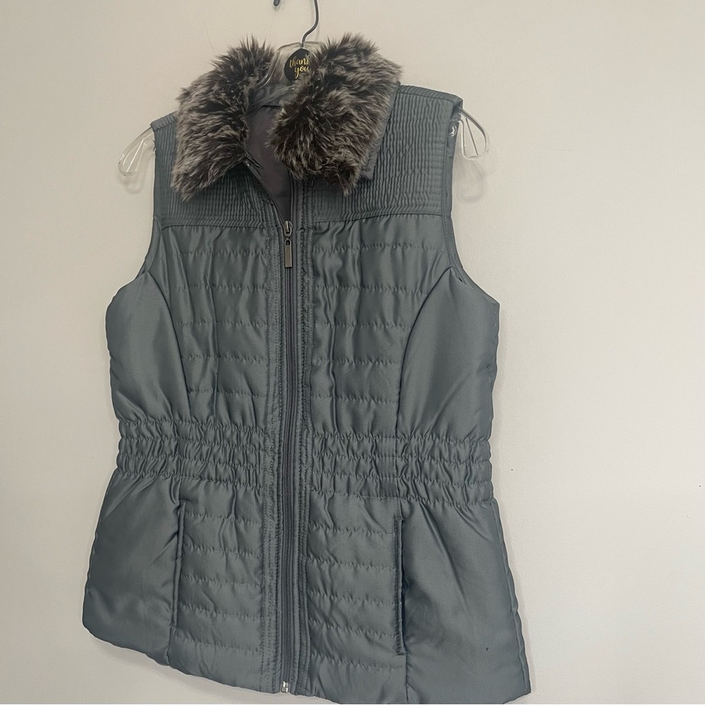 Mountain Lake: Color Pewter ~Puffer Vest w/ Faux Fur Collar~ Size Small ~ Hiking